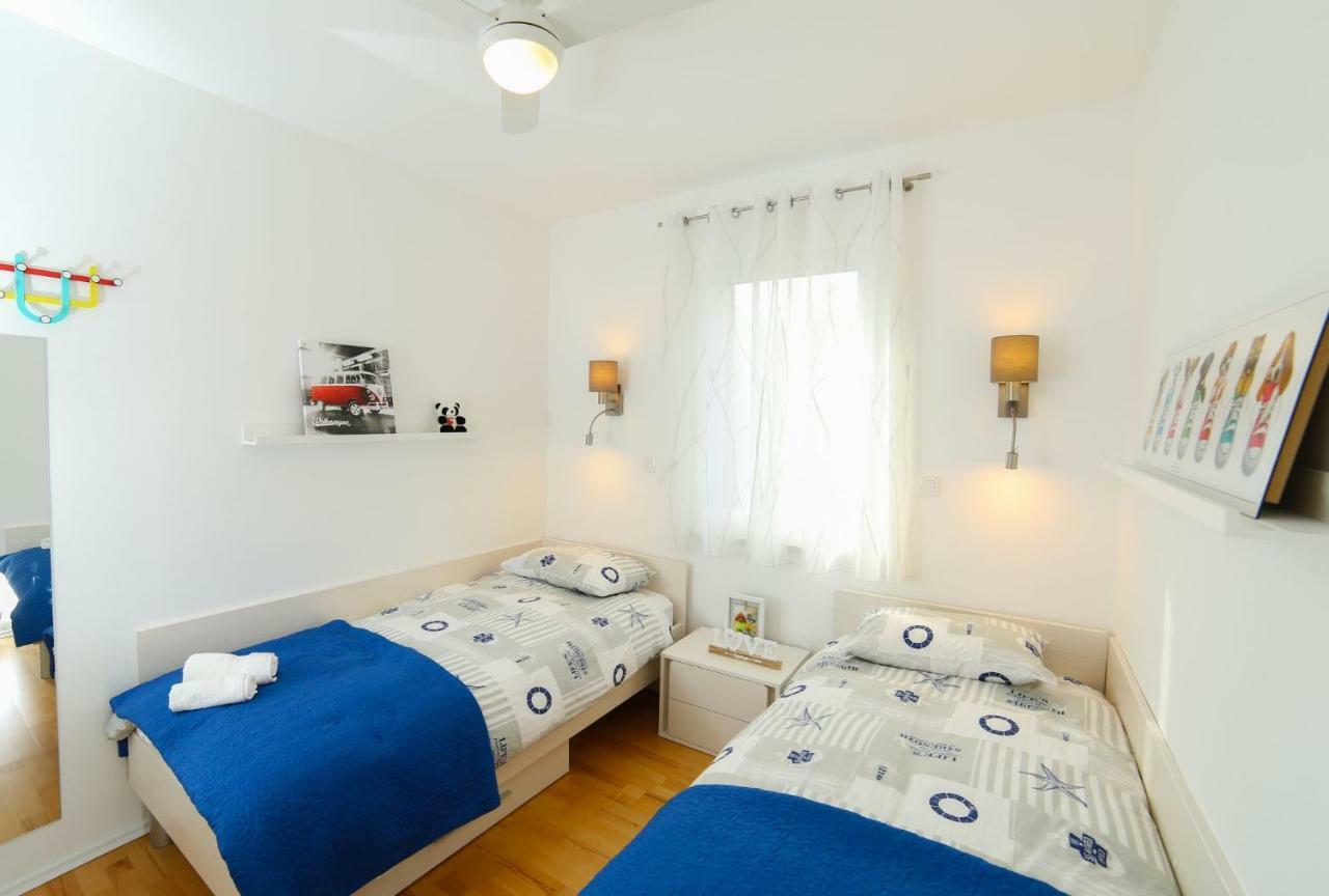 Amazing Luxury 4Star Apartment Laura Supetar Exterior photo